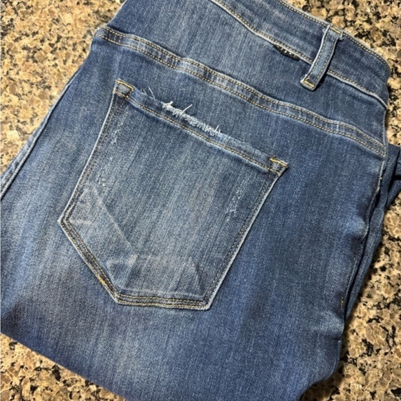 Risen Woman’s Medium Wash Jeans Size 1XL‎ - Picture 4 of 5